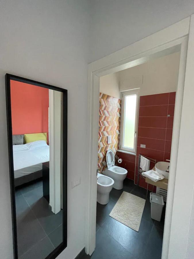 B&B Un Passo Dal Treno Piazza Vittorio Veneto 36-Salerno Station Exteriör bild