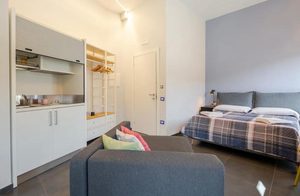 B&B Un Passo Dal Treno Piazza Vittorio Veneto 36-Salerno Station Exteriör bild